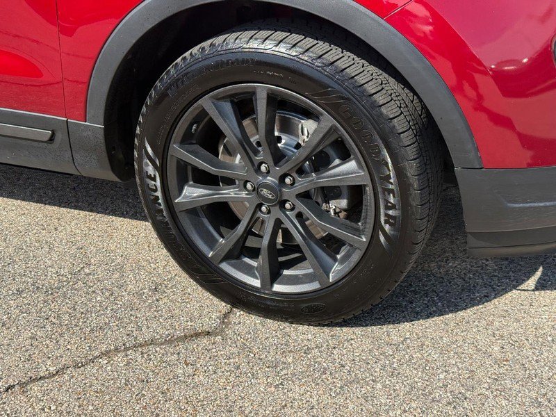 Certified 2018 Ford Explorer XLT w/ Equipment Group 202A image 12