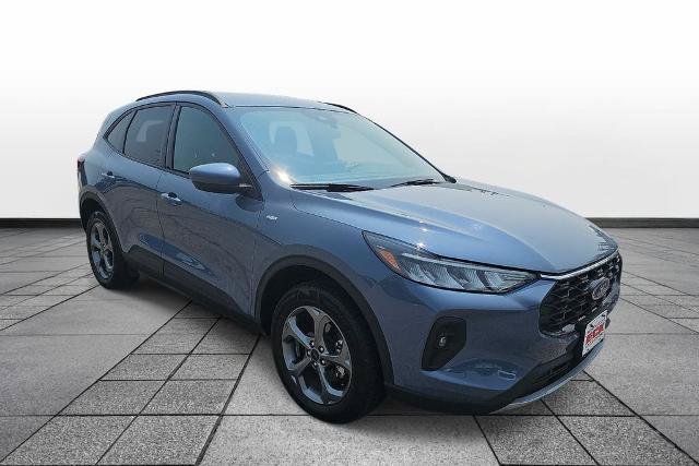 Certified 2025 Ford Escape ST-Line Select AWD/4WD image 3