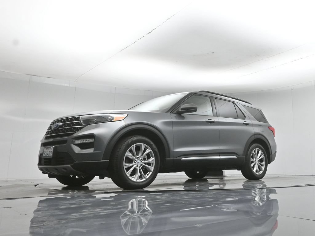 Certified 2023 Ford Explorer XLT w/ Equipment Group 202A RWD image 50