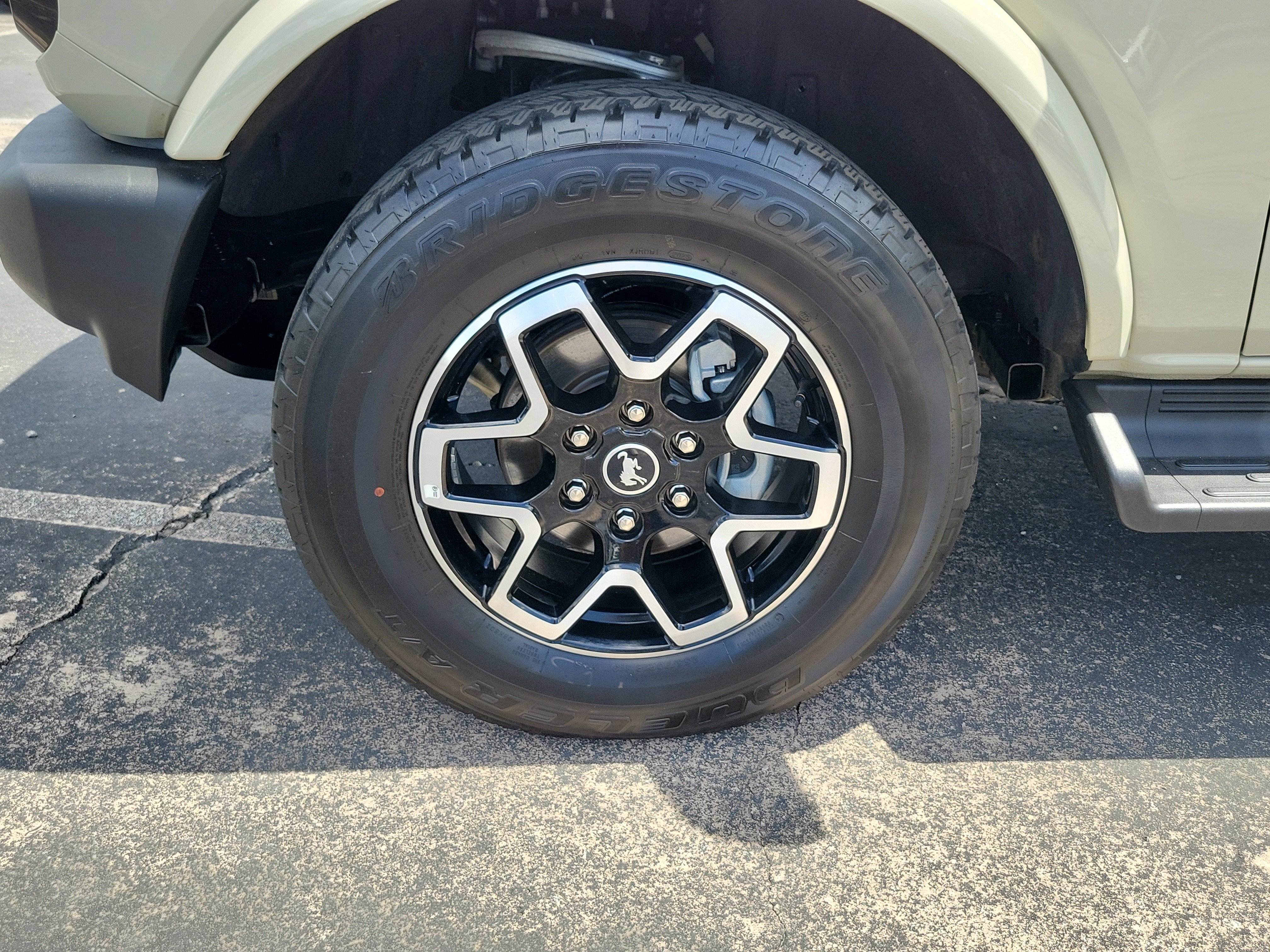 Certified 2025 Ford Bronco Outer Banks AWD/4WD image 5