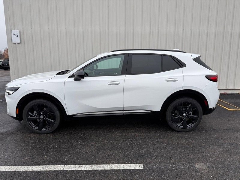 Used 2023 Buick Envision Essence w/ Sport Touring Package image 2