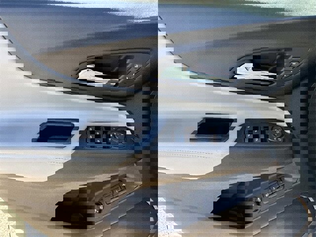 Used 2020 Chevrolet Equinox Premier image 24