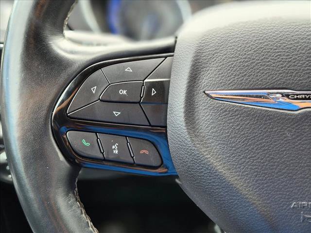 Used 2018 Chrysler Pacifica Touring-L Plus FWD image 12