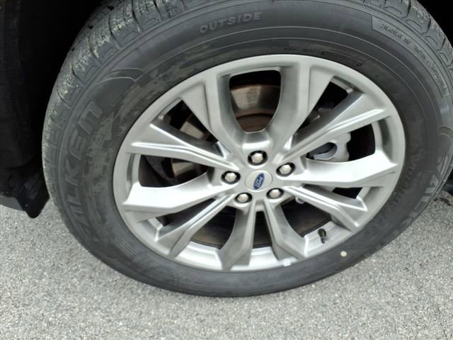 Certified 2022 Ford Explorer Limited w/ Equipment Group 301A image 18