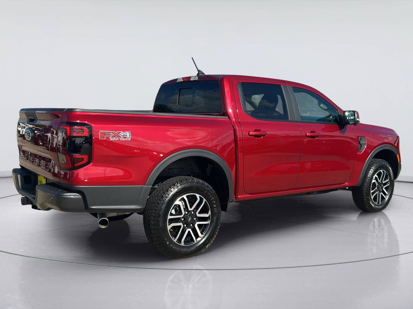 Certified 2025 Ford Ranger Lariat w/ FX4 Off-Road Package AWD/4WD image 4