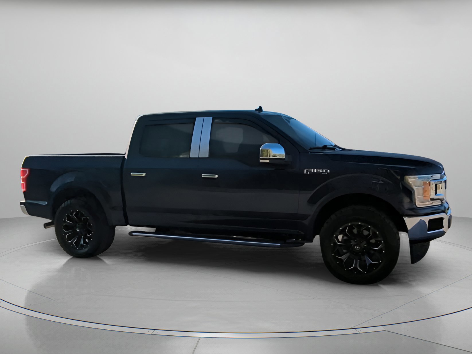 Certified 2019 Ford F150 XLT w/ Equipment Group 302A Luxury image 31