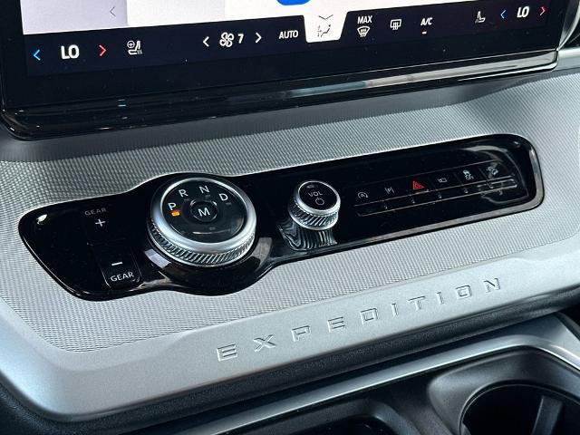 Certified 2025 Ford Expedition Active AWD/4WD image 21