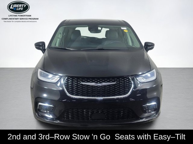 Used 2024 Chrysler Pacifica Touring-L FWD image 8