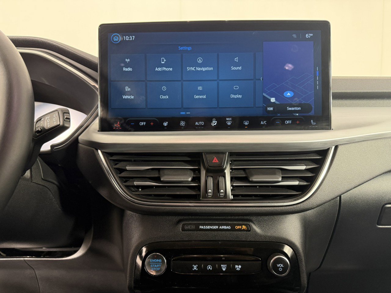 Certified 2025 Ford Escape Platinum AWD/4WD image 19