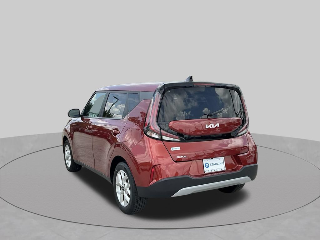 Used 2024 Kia Soul LX w/ Option Group 015 FWD image 6