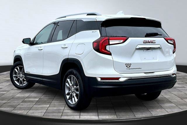 Used 2022 GMC Terrain SLT w/ Infotainment Package II image 4