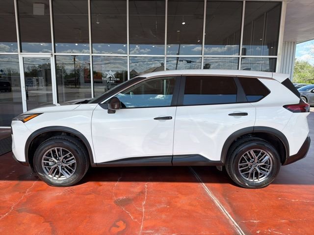 Used 2023 Nissan Rogue S AWD/4WD image 3
