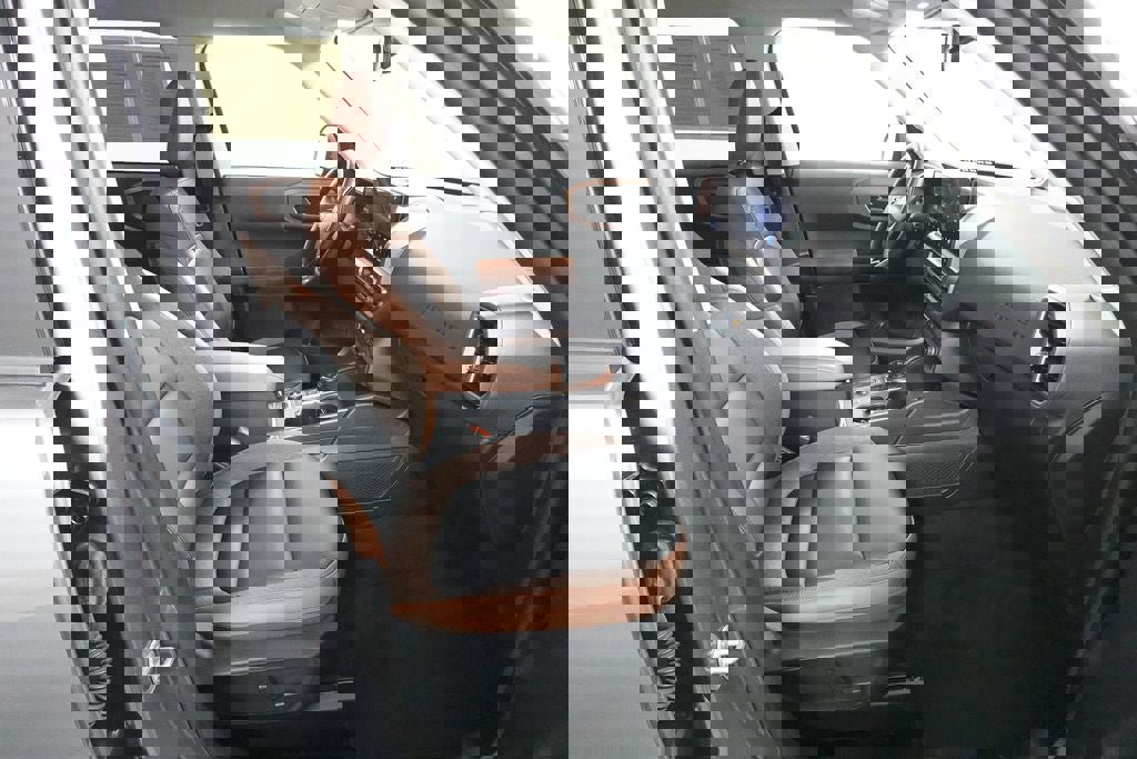 Certified 2025 Ford Bronco Sport Outer Banks w/ Outer Banks Tech Package+ AWD/4WD image 33