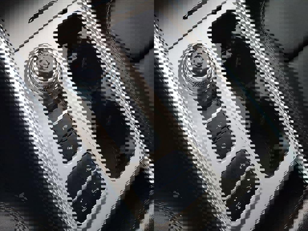 Certified 2022 Ford Explorer XLT w/ Equipment Group 202A image 30