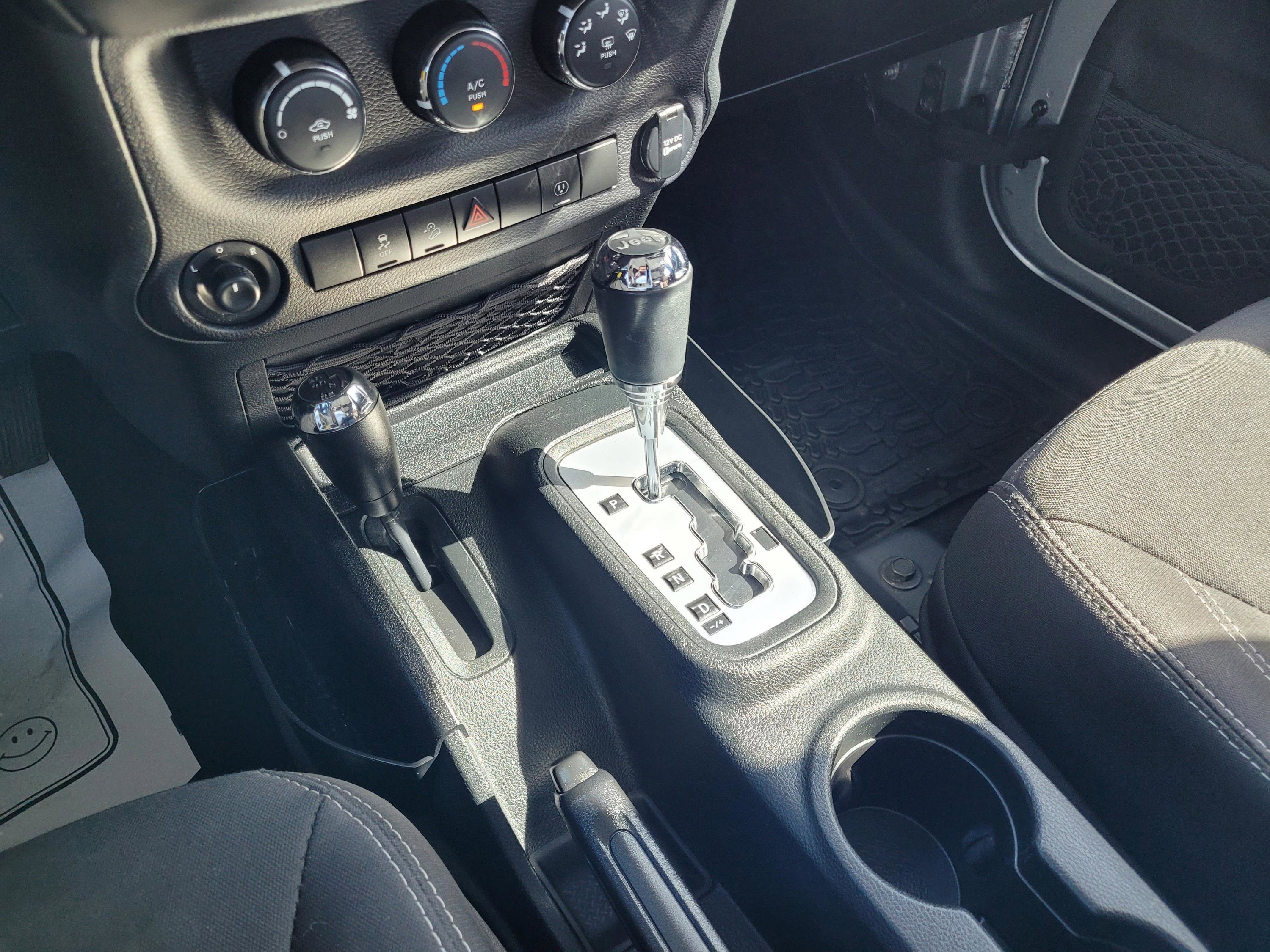 Used 2017 Jeep Wrangler Unlimited Sahara AWD/4WD image 22