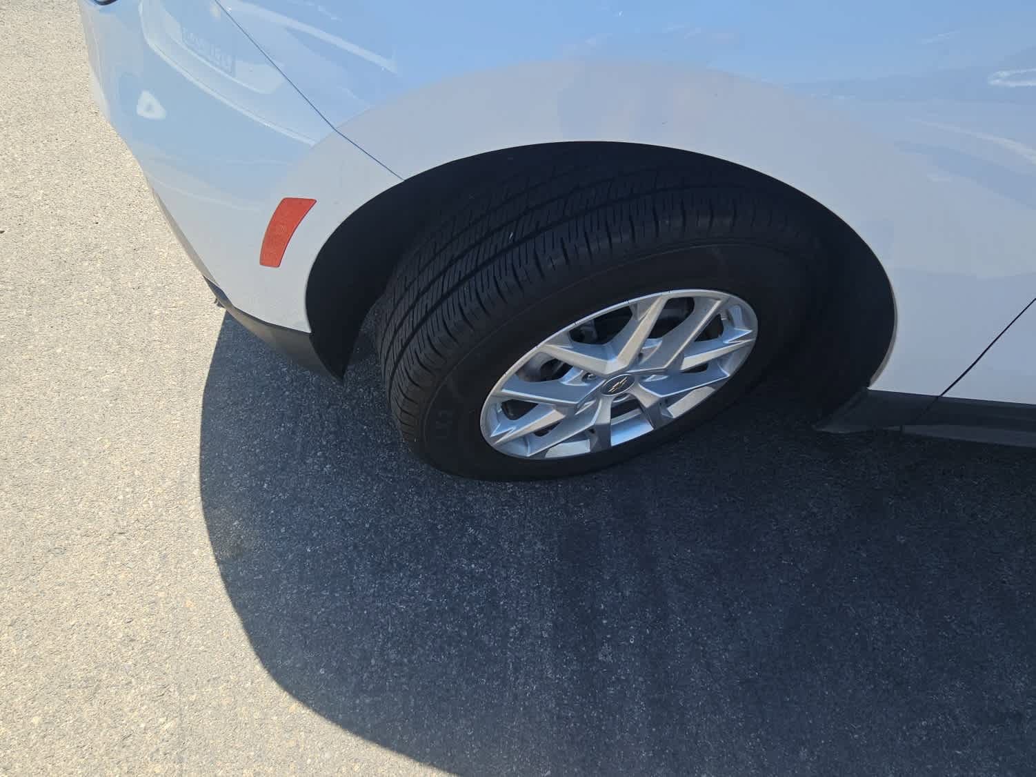Used 2022 Chevrolet Equinox LT FWD image 3