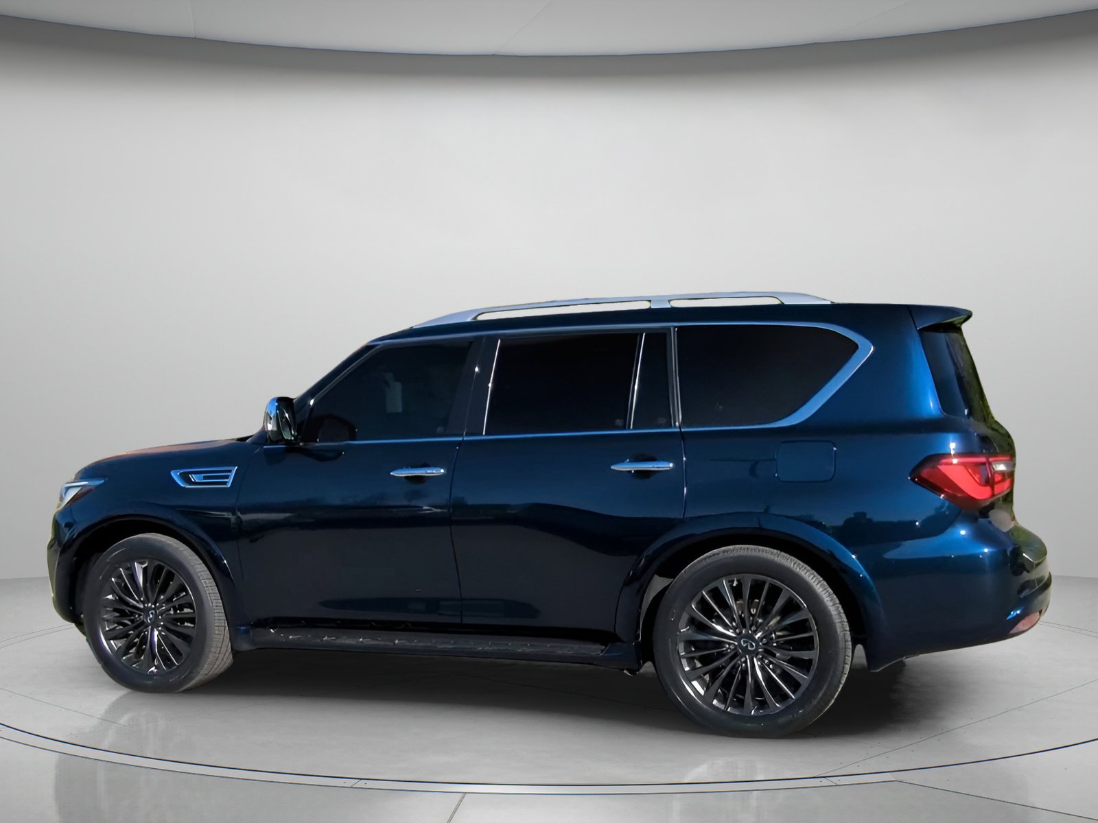 Used 2022 INFINITI QX80 Sensory w/ Cargo Package image 17