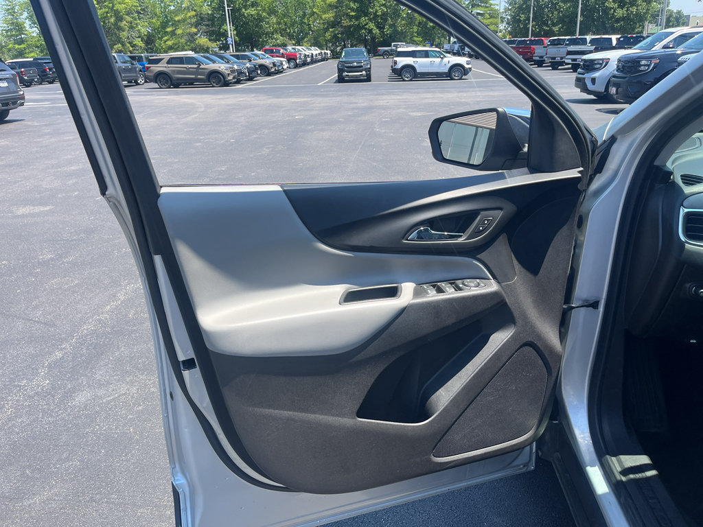 Used 2018 Chevrolet Equinox LS AWD/4WD image 15