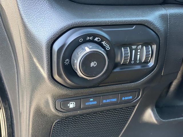 Used 2021 Jeep Wrangler Unlimited Sahara w/ Cold Weather Group image 20