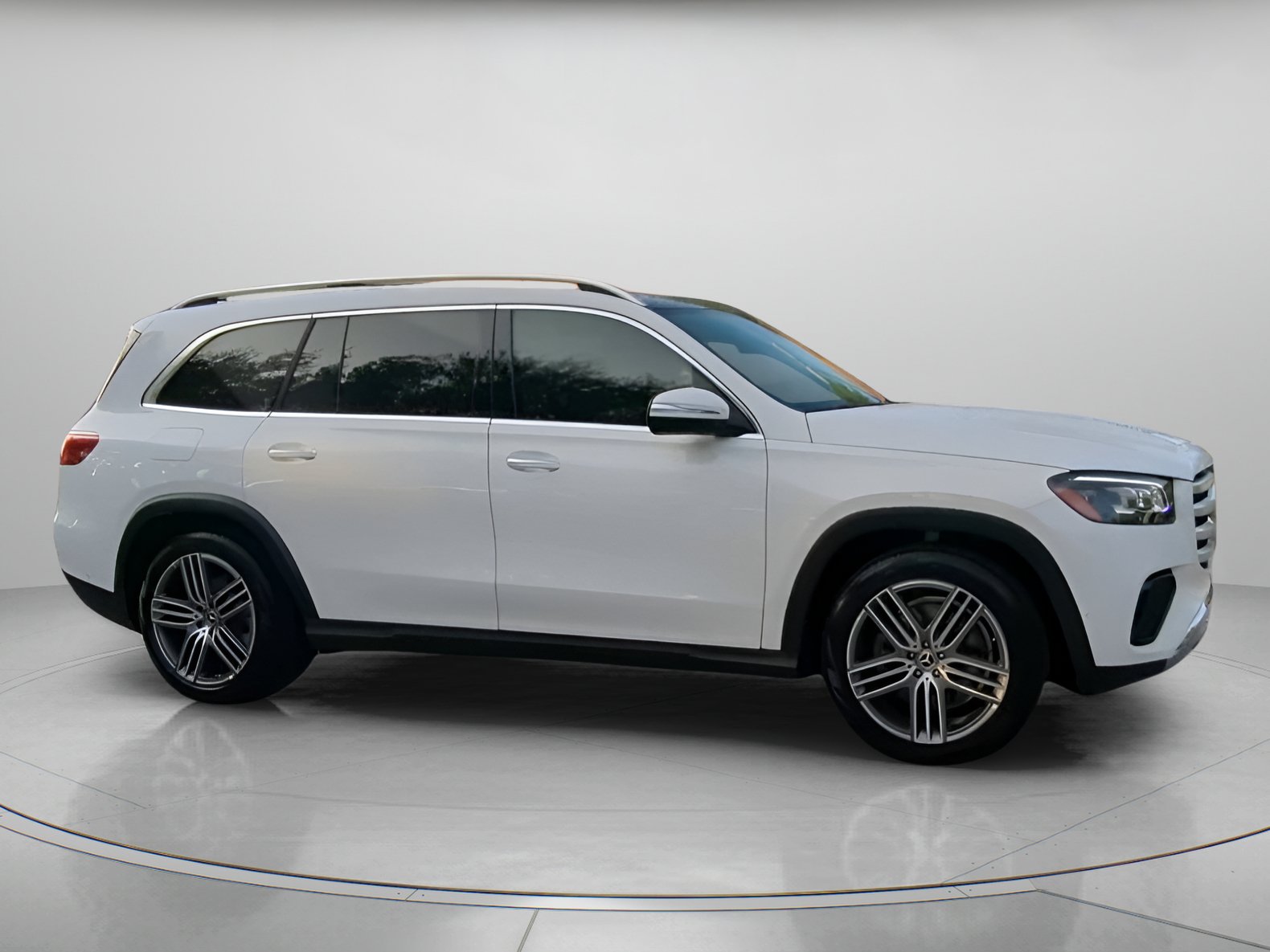 Used 2026 Mercedes-Benz GLS 450 4MATIC image 35