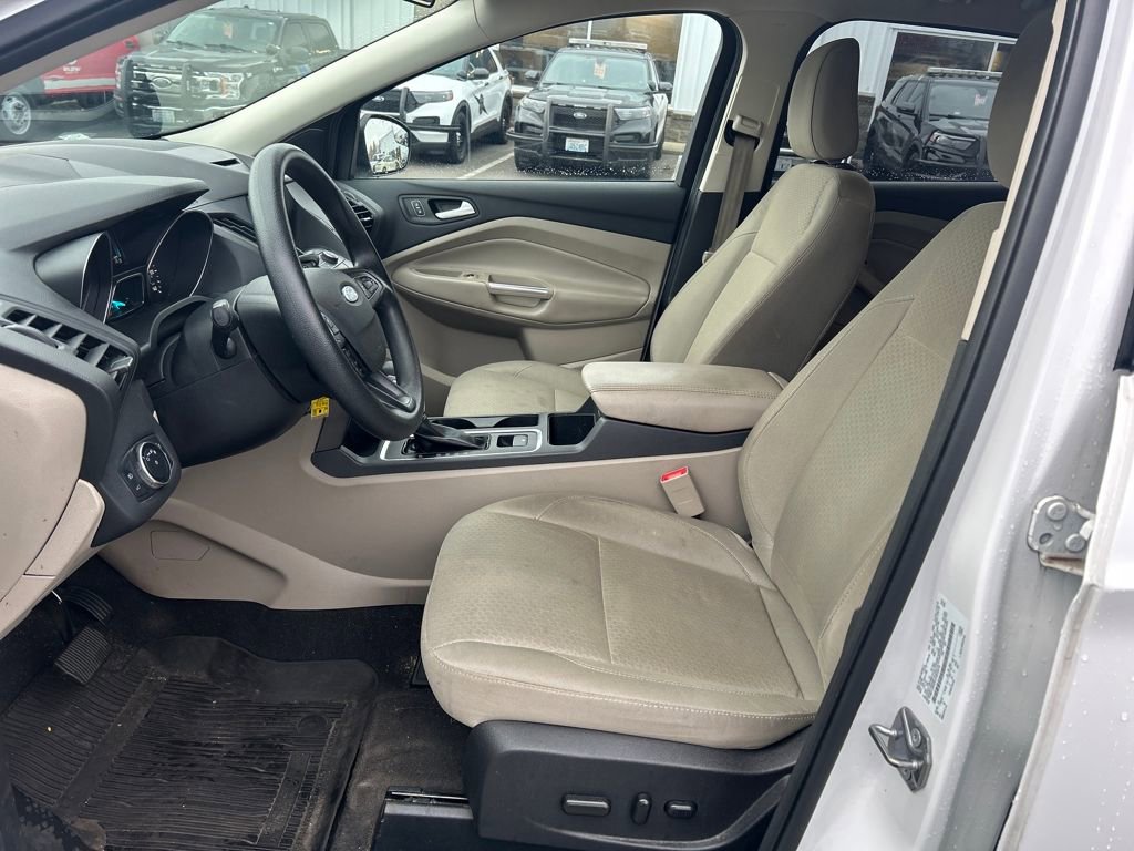 Certified 2018 Ford Escape SE w/ SE Sync 3 Package image 5