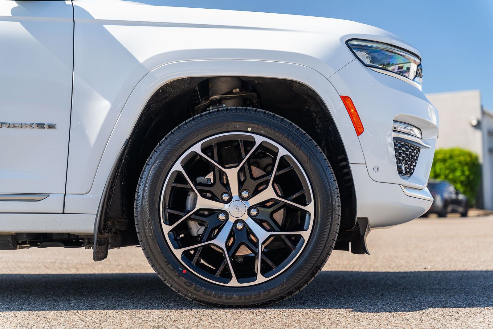 Used 2022 Jeep Grand Cherokee Summit image 9