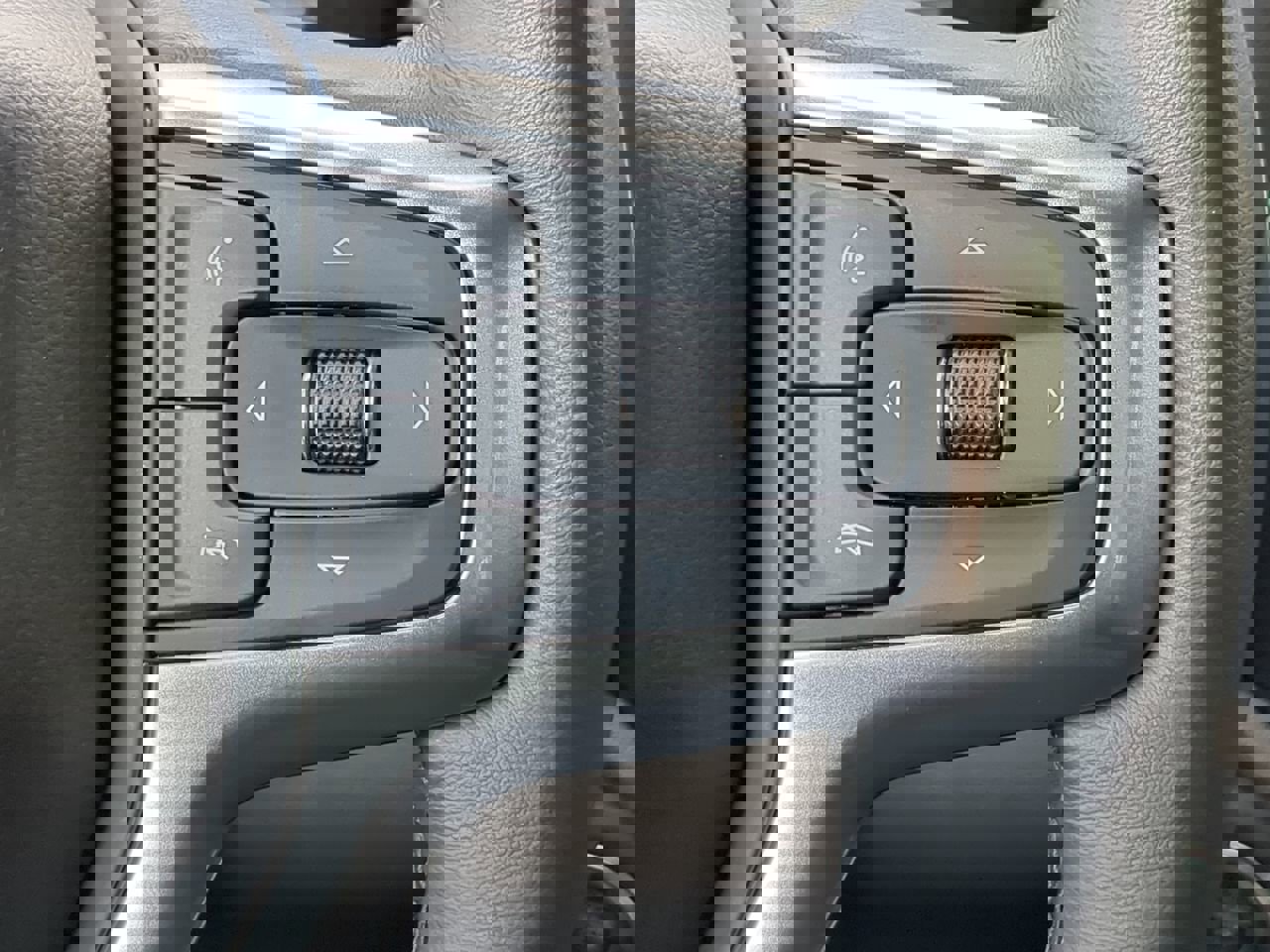 Used 2021 Chevrolet Silverado 1500 LT Trail Boss w/ Convenience Package II image 23