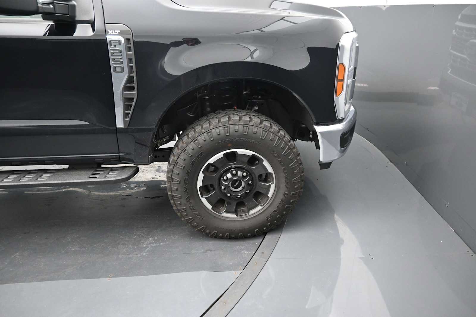 Certified 2026 Ford F250 XLT w/ Tremor Off-Road Package AWD/4WD image 10