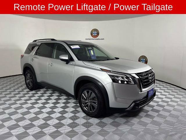 Used 2024 Nissan Pathfinder SV AWD/4WD image 15