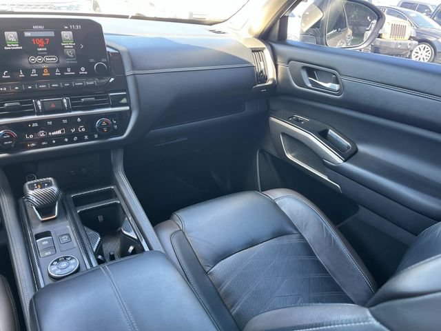 Used 2023 Nissan Pathfinder Platinum AWD/4WD image 19