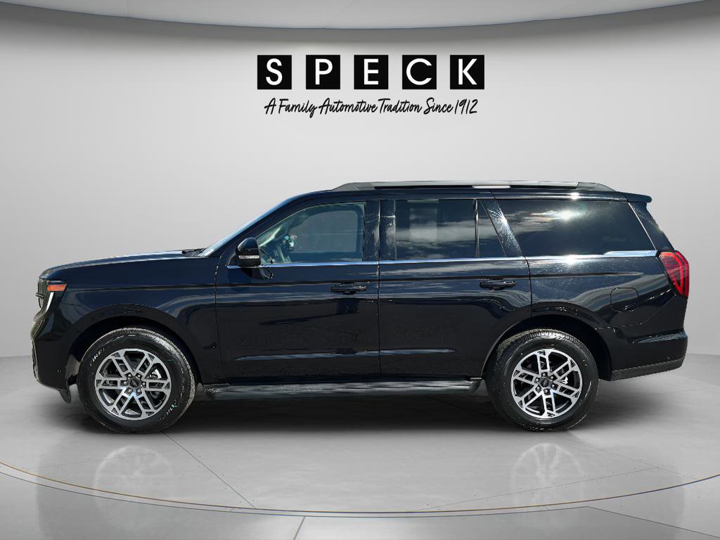 Certified 2025 Ford Expedition Active AWD/4WD image 2