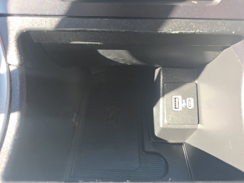 Certified 2021 Ford Edge SEL w/ Convenience Package image 46