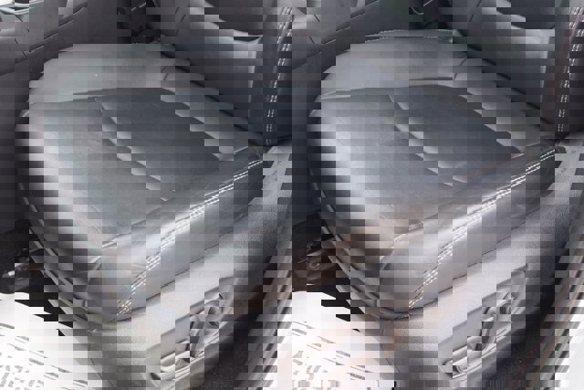 Used 2019 Toyota RAV4 XLE Premium image 17