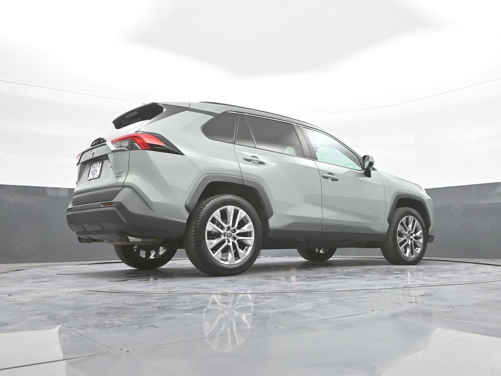 Used 2022 Toyota RAV4 XLE Premium AWD/4WD image 42