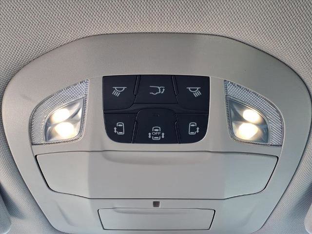Used 2024 Chrysler Pacifica Touring-L image 19