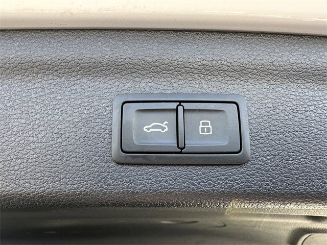 Used 2024 Audi Q3 2.0T Premium image 43