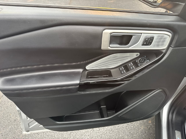 Certified 2023 Ford Explorer Platinum w/ Technology Package AWD/4WD image 12