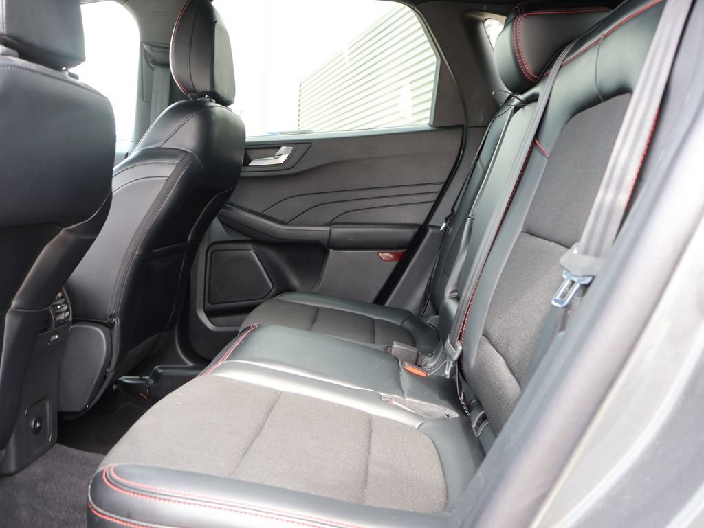 Certified 2025 Ford Escape ST-Line AWD/4WD image 18