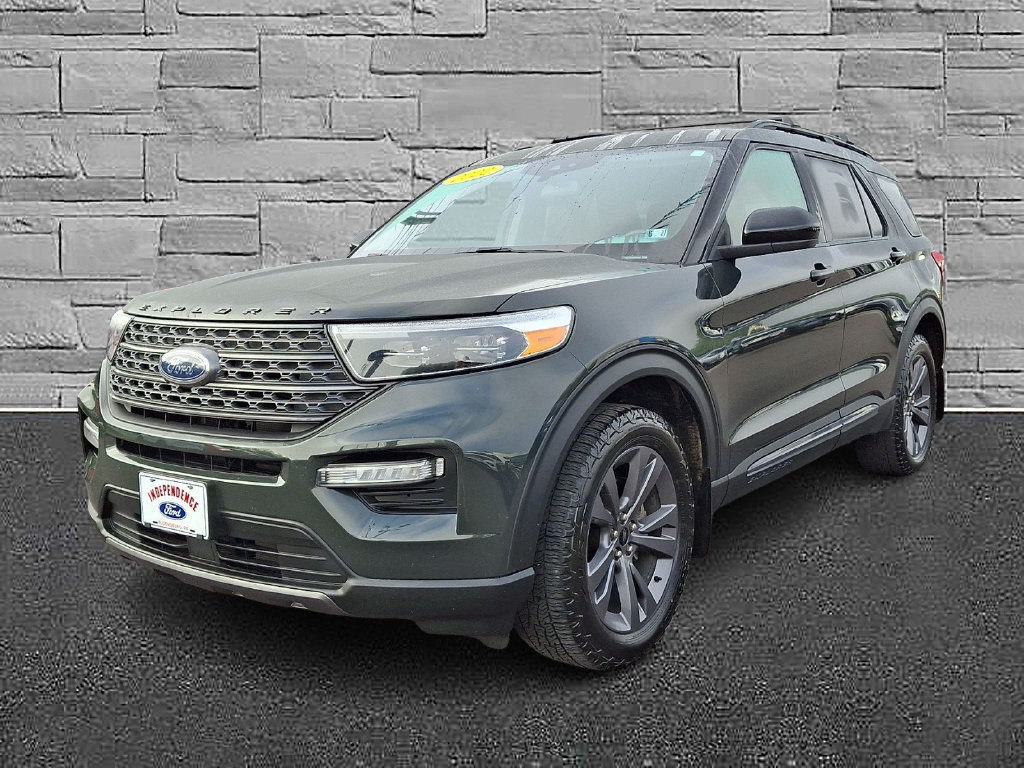 Certified 2022 Ford Explorer XLT w/ Equipment Group 202A AWD/4WD image 4