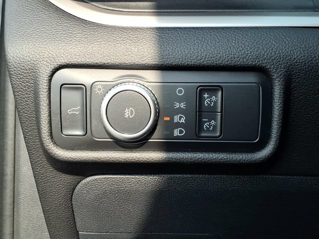 Certified 2022 Ford Explorer XLT w/ Equipment Group 202A AWD/4WD image 18