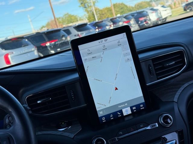 Certified 2020 Ford Explorer Platinum w/ Premium Technology Package image 16