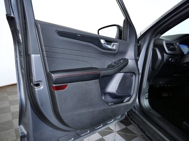 Certified 2025 Ford Escape ST-Line AWD/4WD image 15