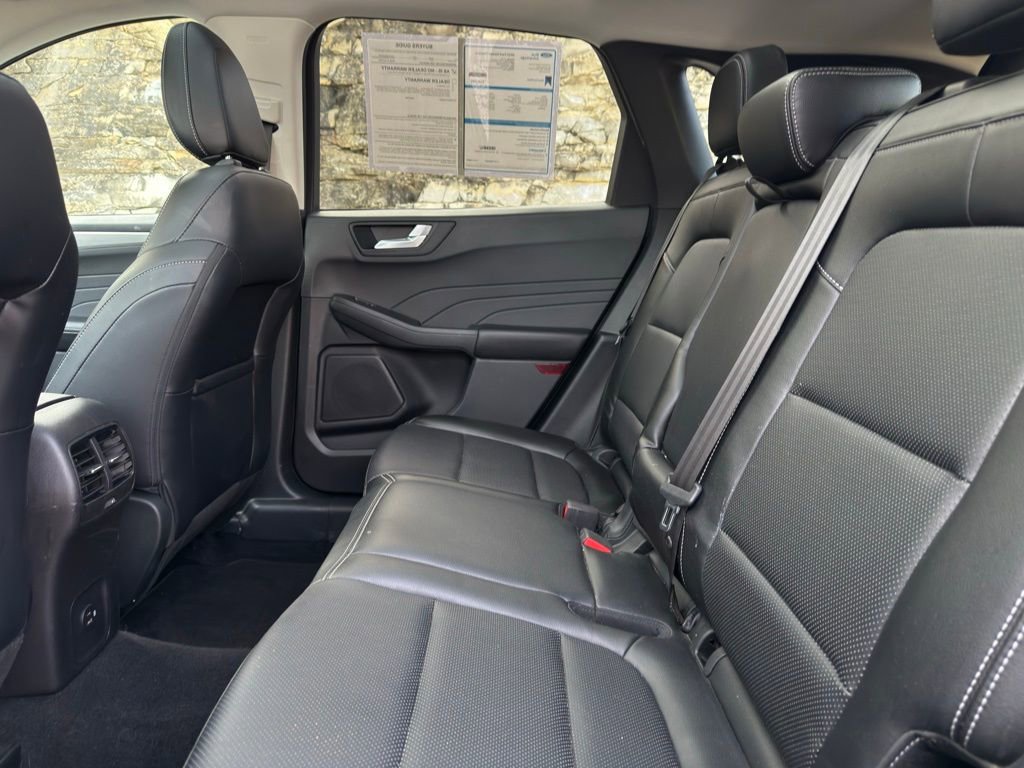 Certified 2022 Ford Escape Titanium w/ Class II Trailer Tow Package image 11