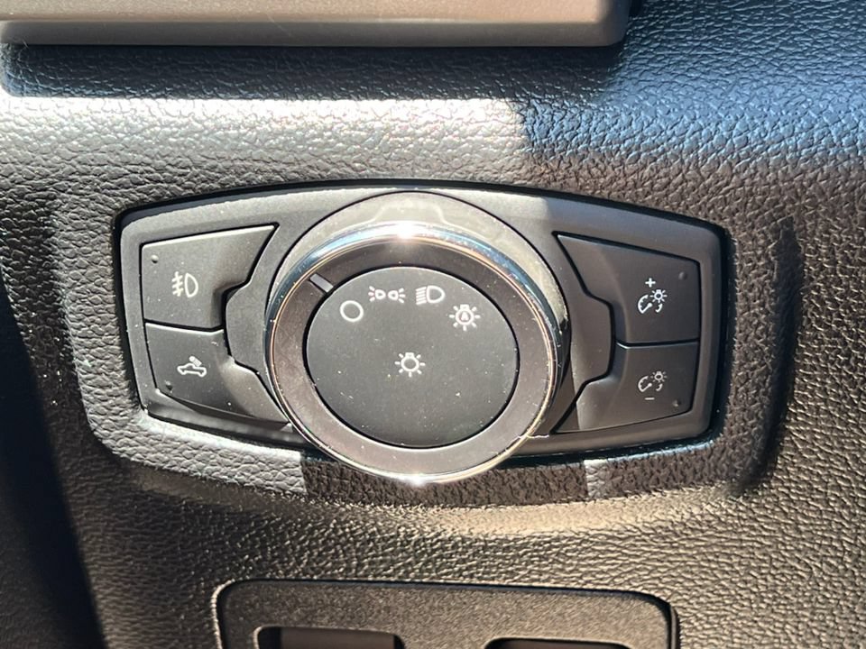 Certified 2018 Ford F150 Lariat w/ Equipment Group 502A Luxury AWD/4WD image 18