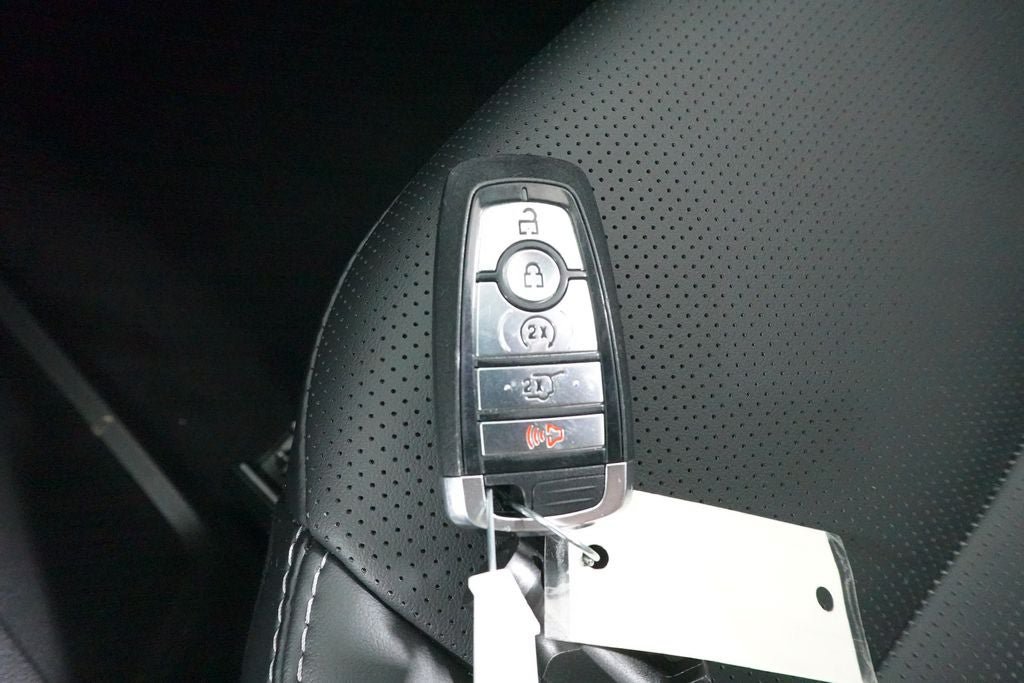 Certified 2025 Ford Escape Platinum AWD/4WD image 24