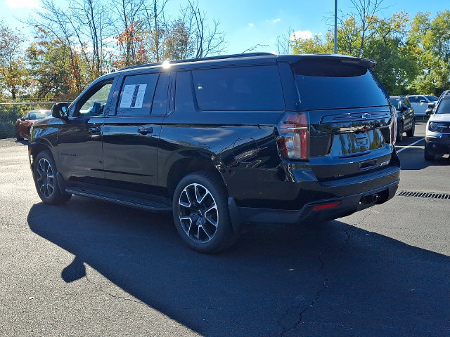 Used 2023 Chevrolet Suburban RST w/ Luxury Package AWD/4WD image 9