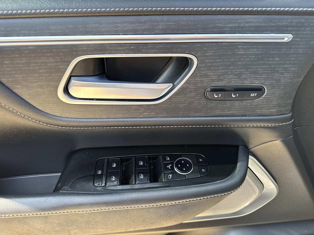 Used 2025 INFINITI QX80 Sensory w/ Exterior Package AWD/4WD image 24