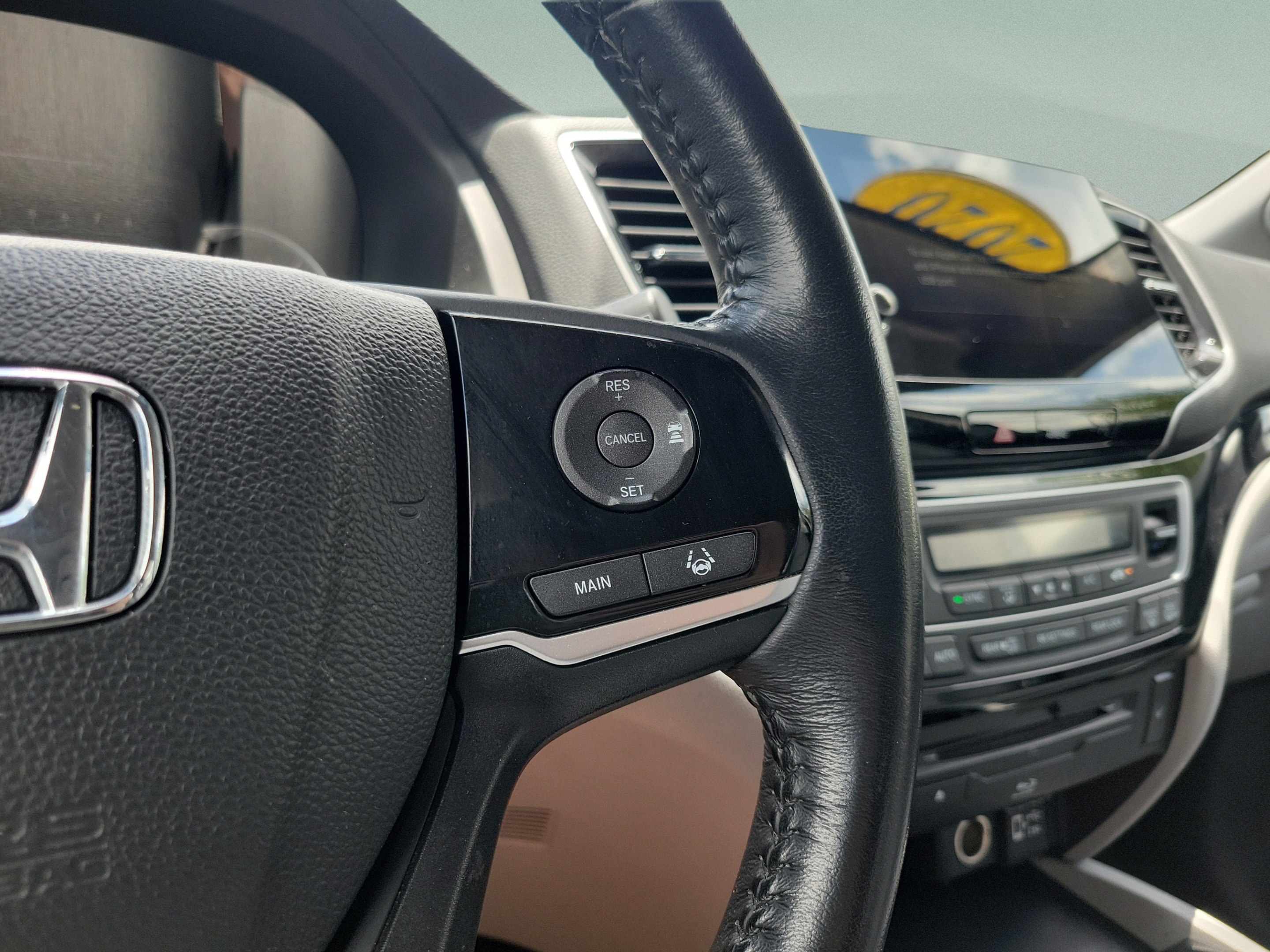 Used 2020 Honda Pilot Touring image 22