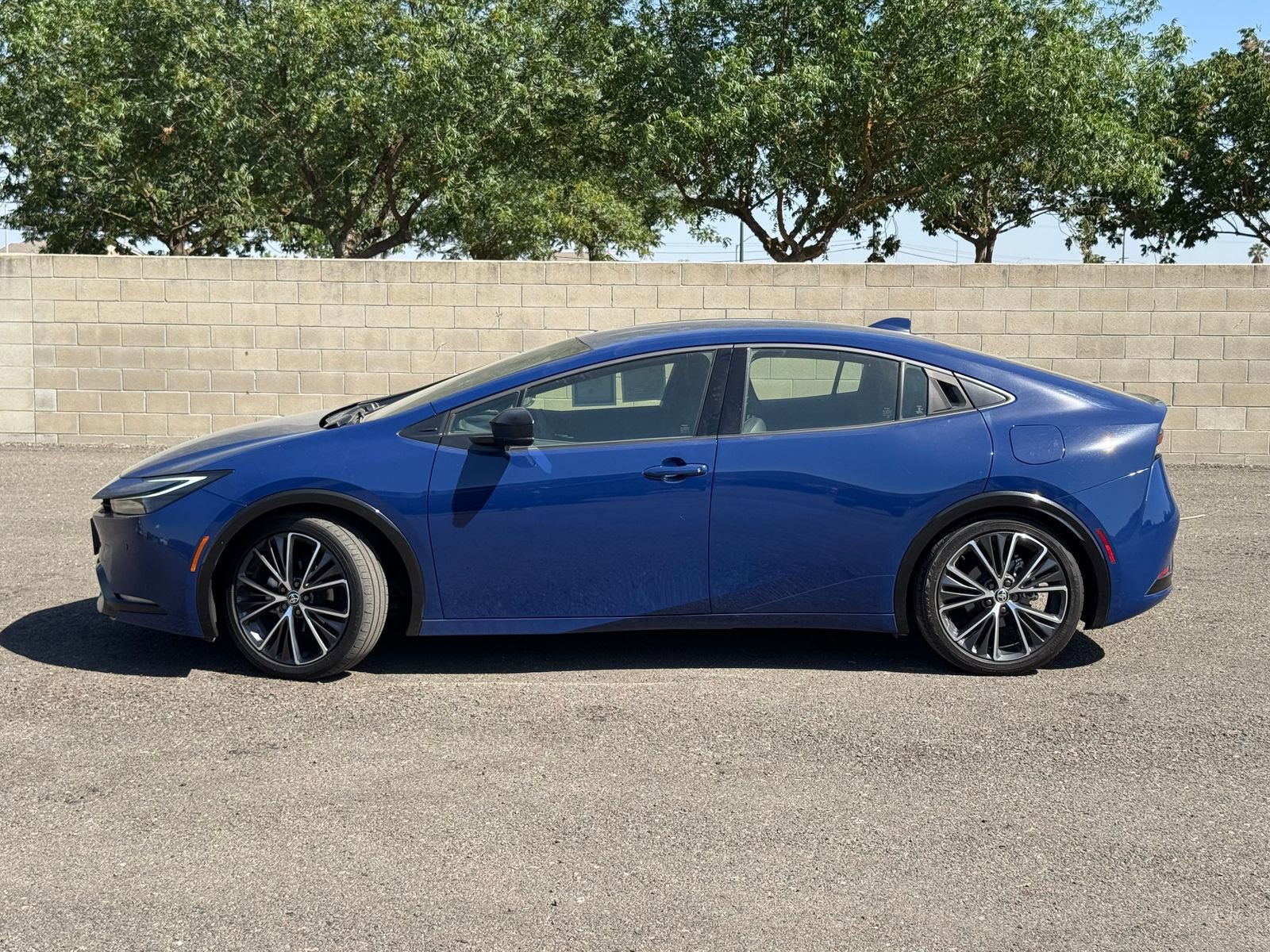 Used 2024 Toyota Prius XLE FWD image 8
