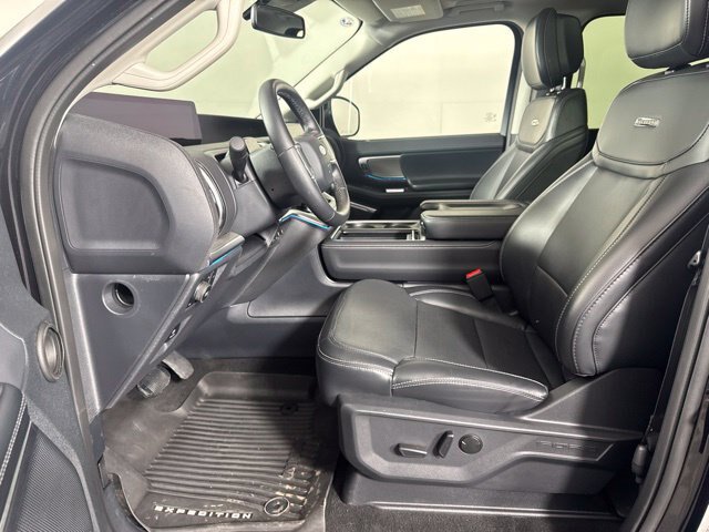 Certified 2026 Ford Expedition Max Platinum w/ Driver's Package AWD/4WD image 11